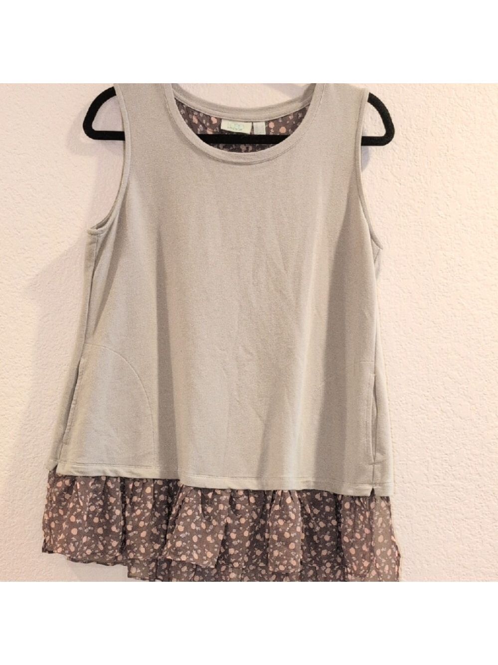 Logo Lounge Gray Floral Hem Tunic Top Medium Pockets